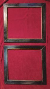Coppia di cornici in legno tinto nero con filetto ottone epoca I° XIX° sec. luce cm.51 x 46 est.cm.62 x 59 Cornici intatte